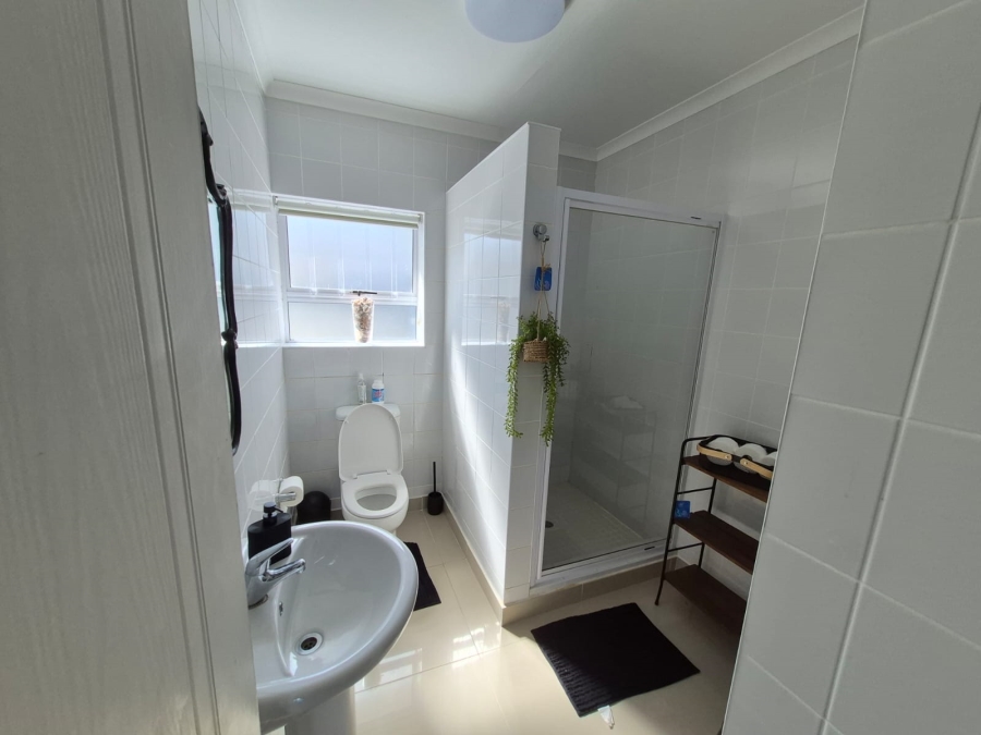 5 Bedroom Property for Sale in Dana Bay Western Cape